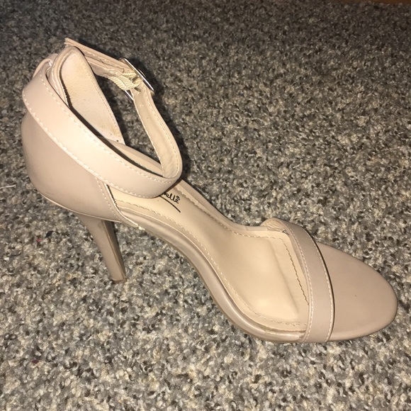 Anne Michelle Nude Heels - Picture 7 of 8